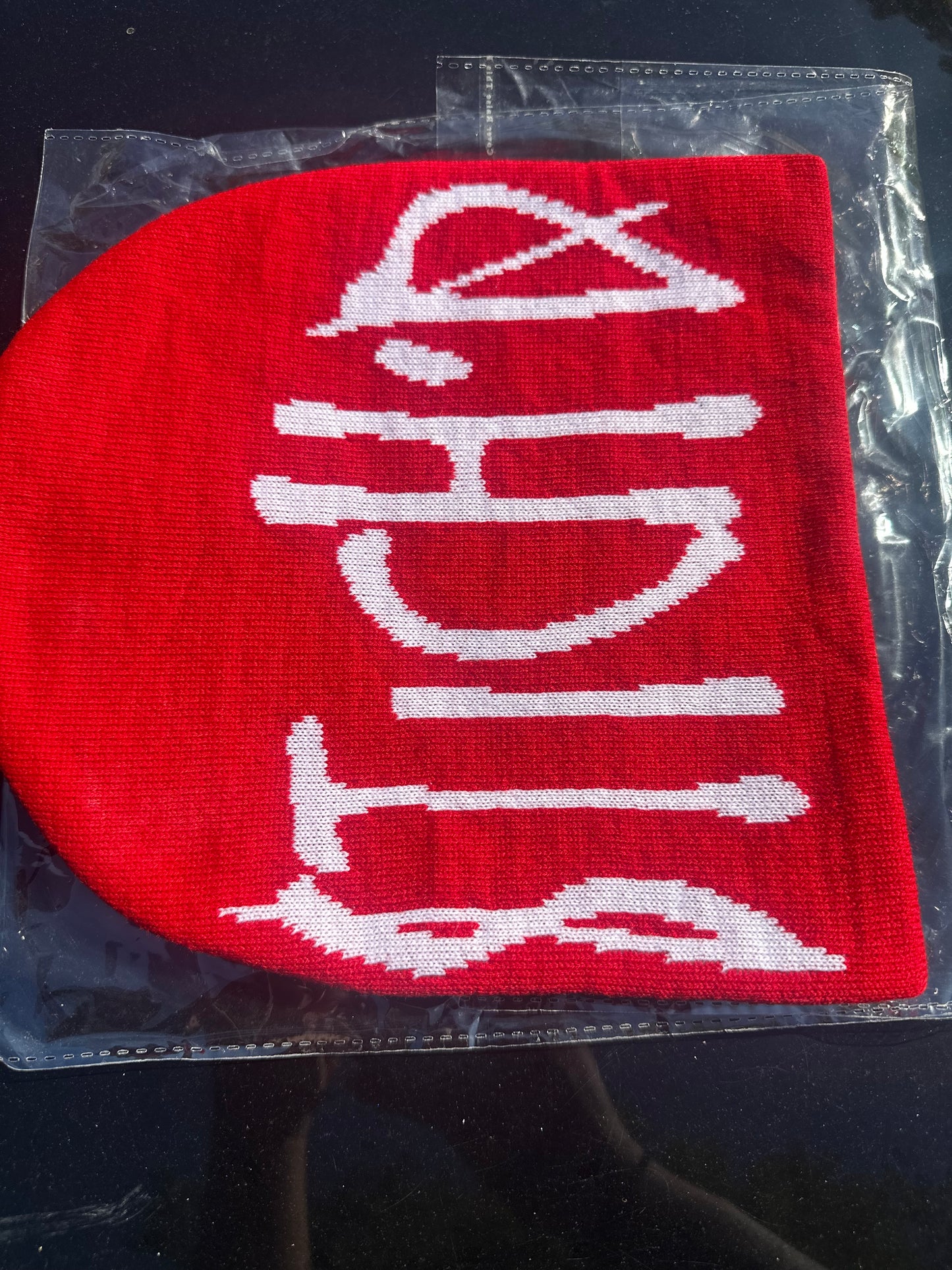 Logo beanies